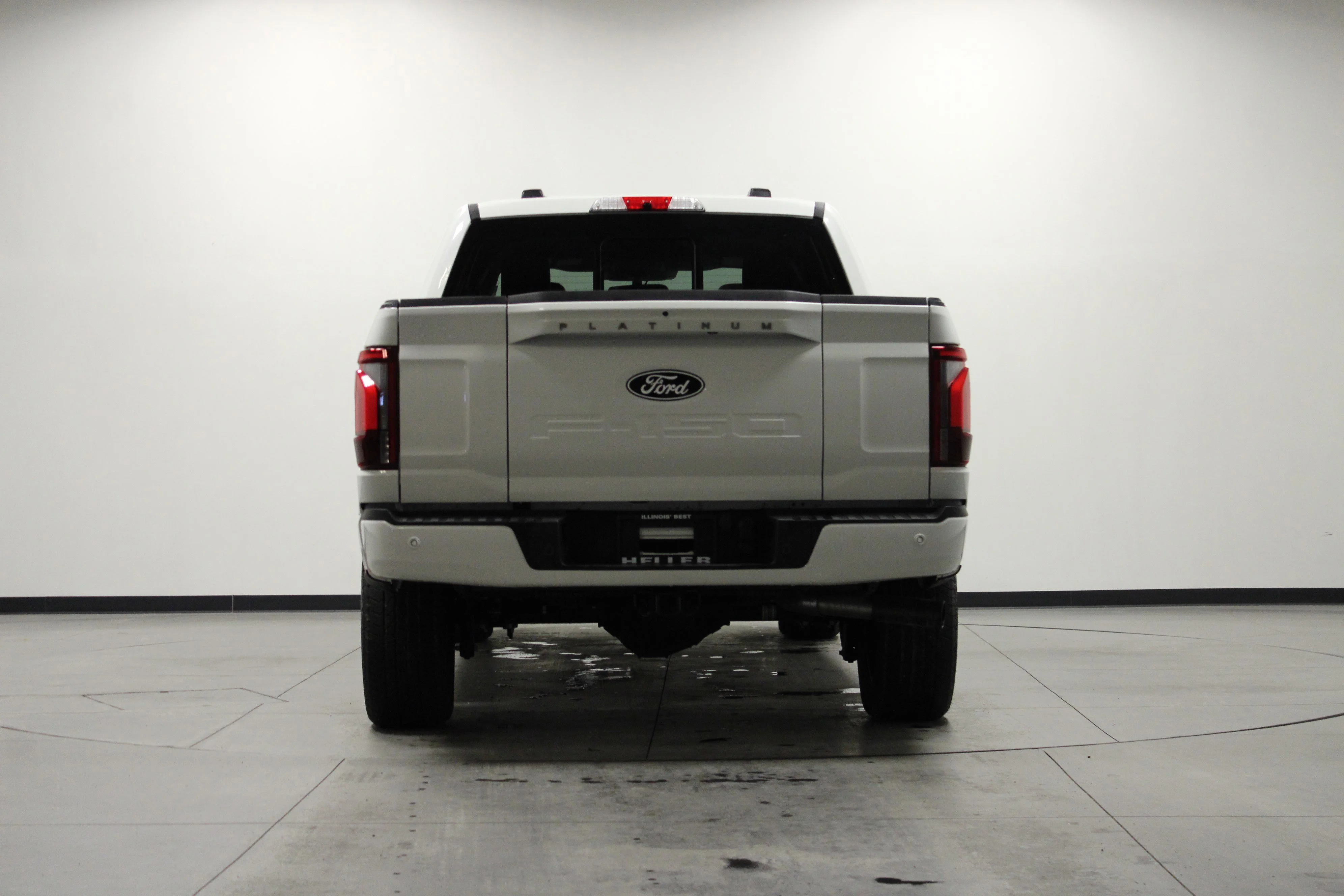 Used 2024 Star White Metallic Tri-Coat Ford Platinum image 5