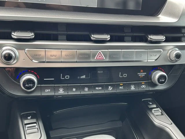 Used 2023 Black Kia S image 28