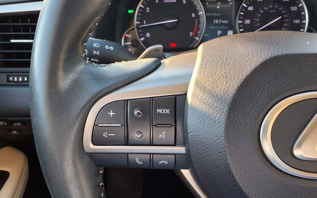 Used 2021 White Lexus 350 image 22
