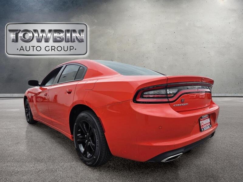 Used 2022 Orange Dodge SXT image 7