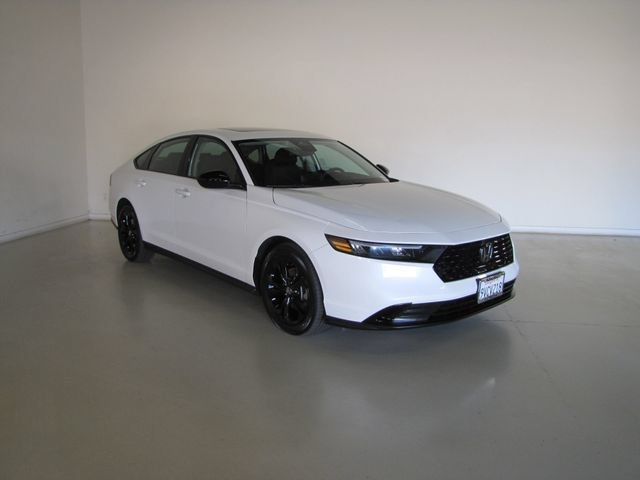 Certified Used 2025 Platinum White Pearl Honda SE image 34
