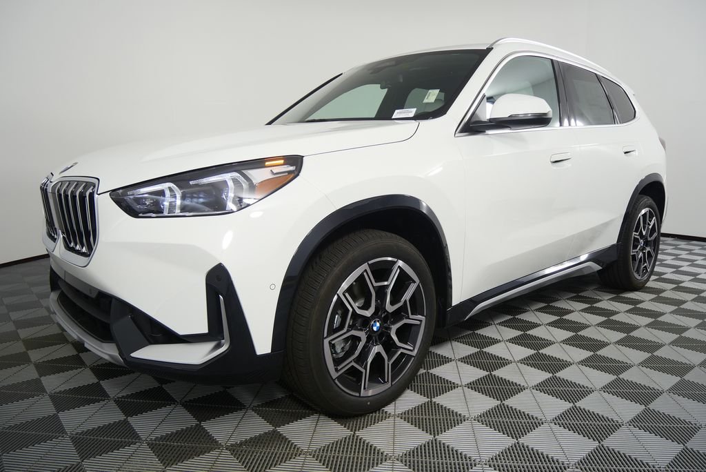 Used 2026 Alpine White BMW xDrive28i image 7