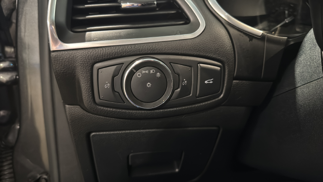 Used 2015 Magnetic Metallic Ford Titanium image 32