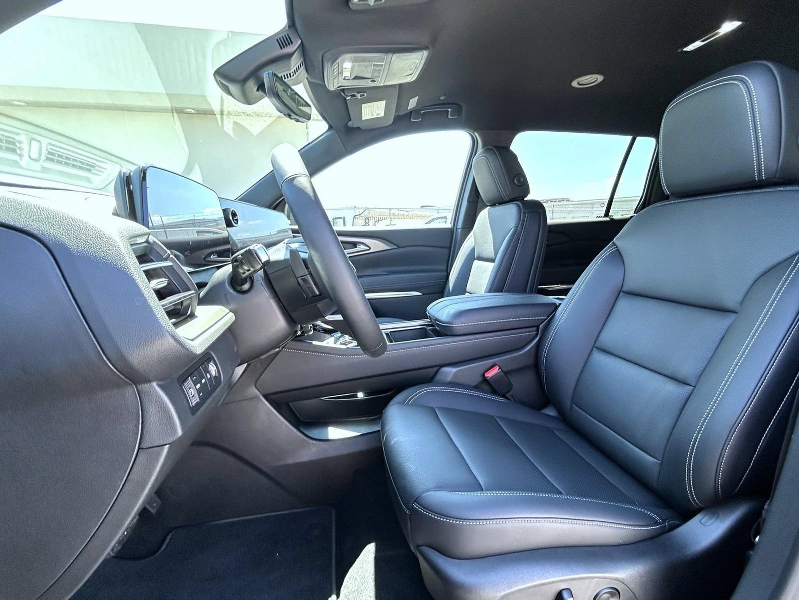 2027 Chevrolet Traverse LT - Photo 10