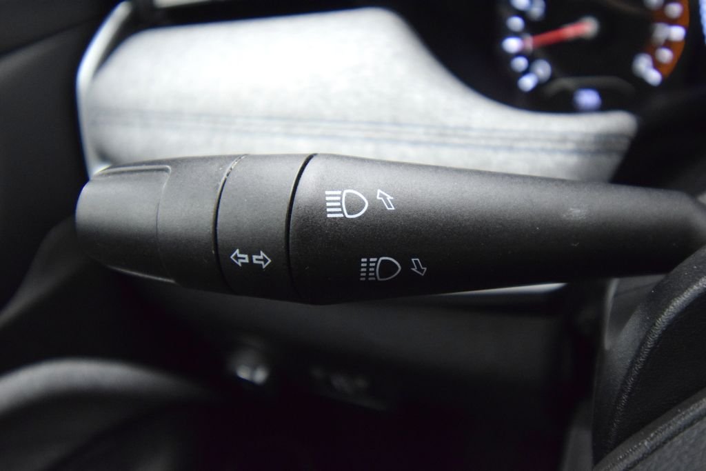 Used 2022 Black Jeep Latitude image 29