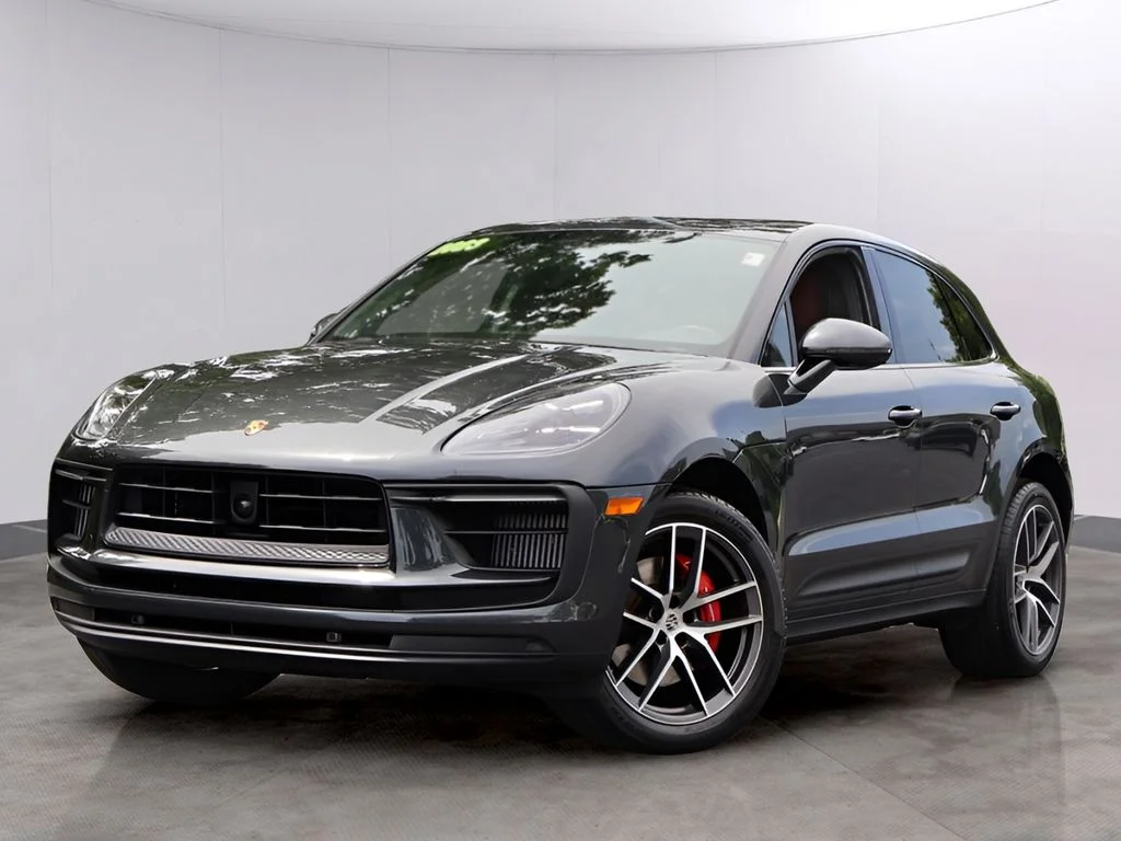 Used 2023  Porsche S image 1