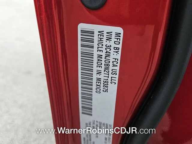 New 2026 Red Hot Pearl-Coat Exterior Paint Jeep Latitude image 18