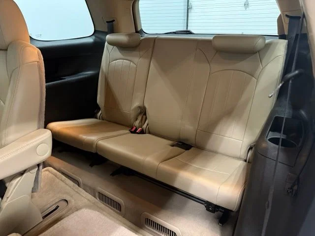 Used 2011 White GMC Denali image 28