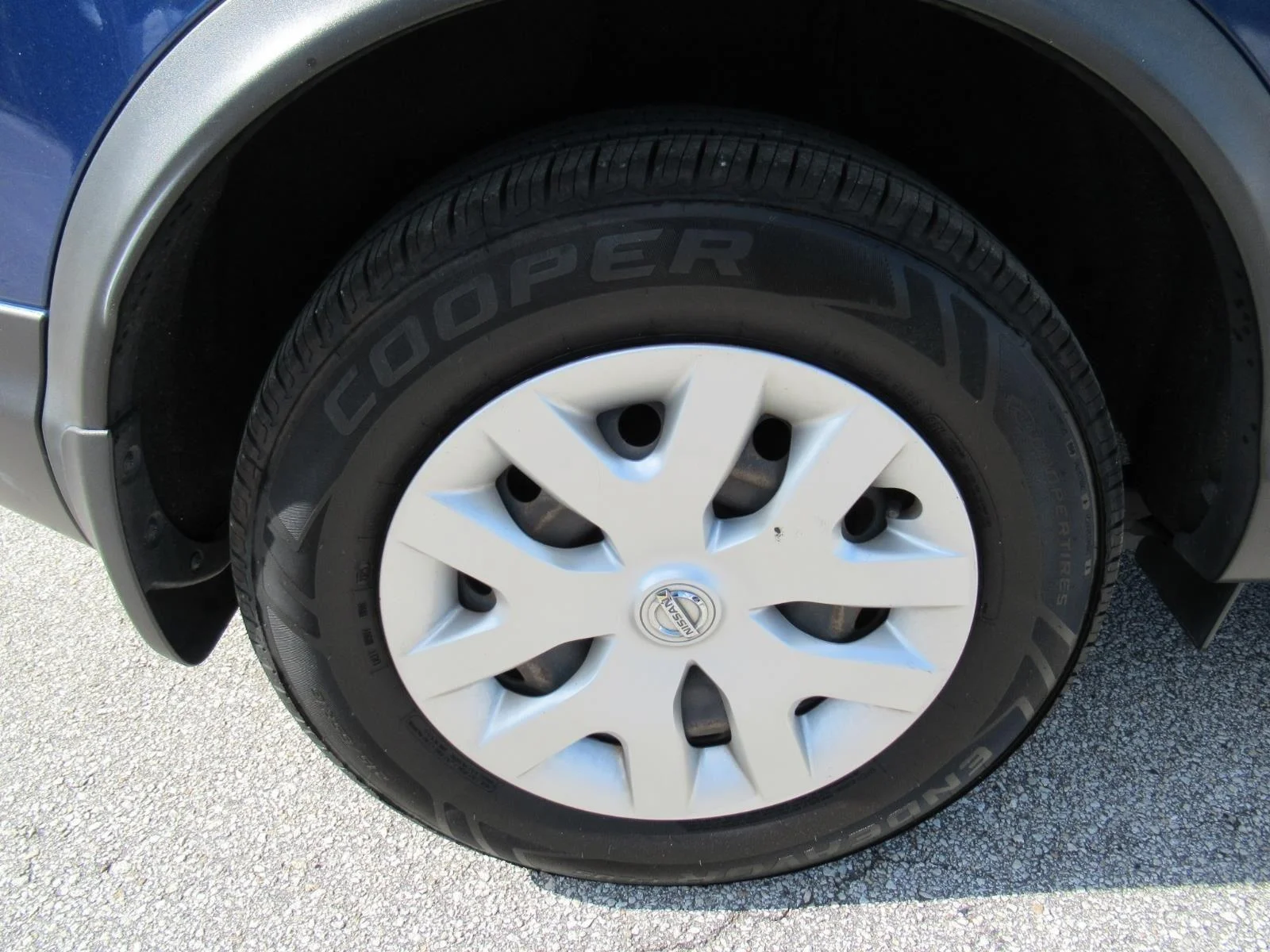 Used 2020 Caspian Blue Nissan S image 8