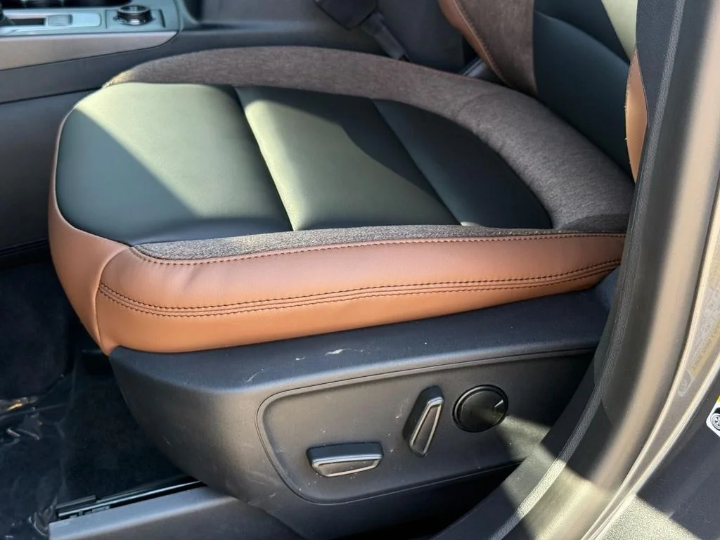 New 2026 Carbonized Gray Metallic Ford Outer Banks® image 19