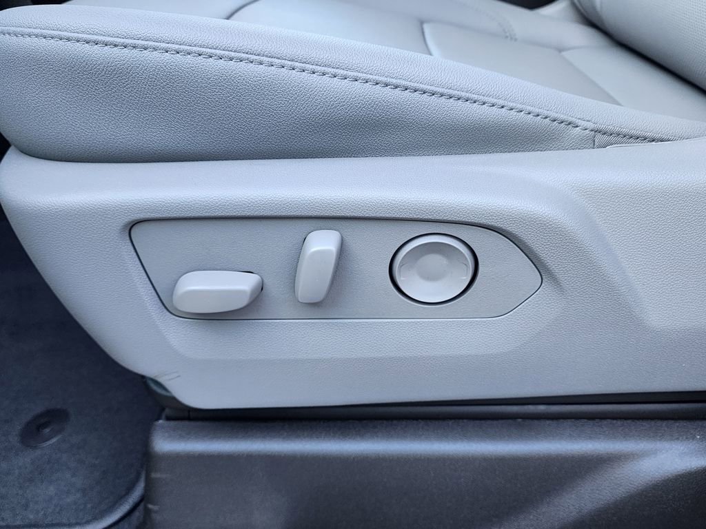 2026 GMC Sierra 1500 SLT - Photo 19