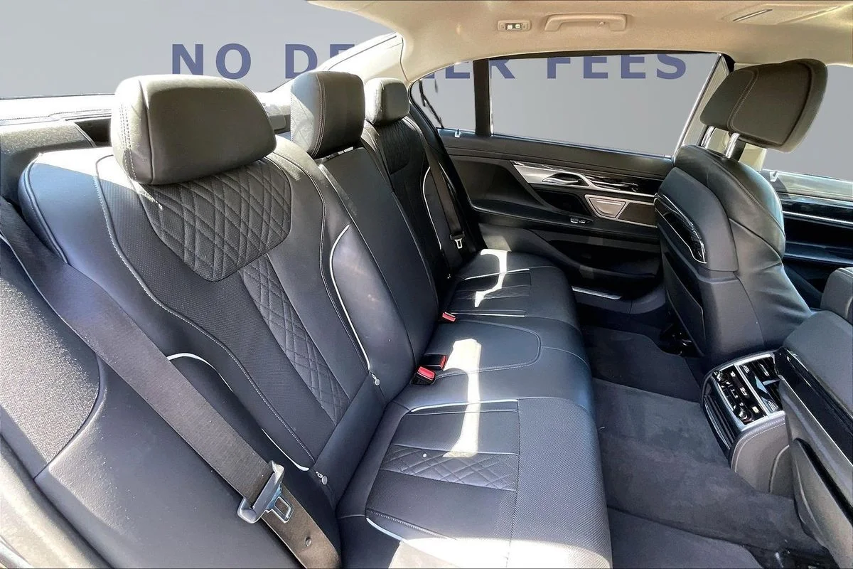 Used 2022  BMW i xDrive image 25