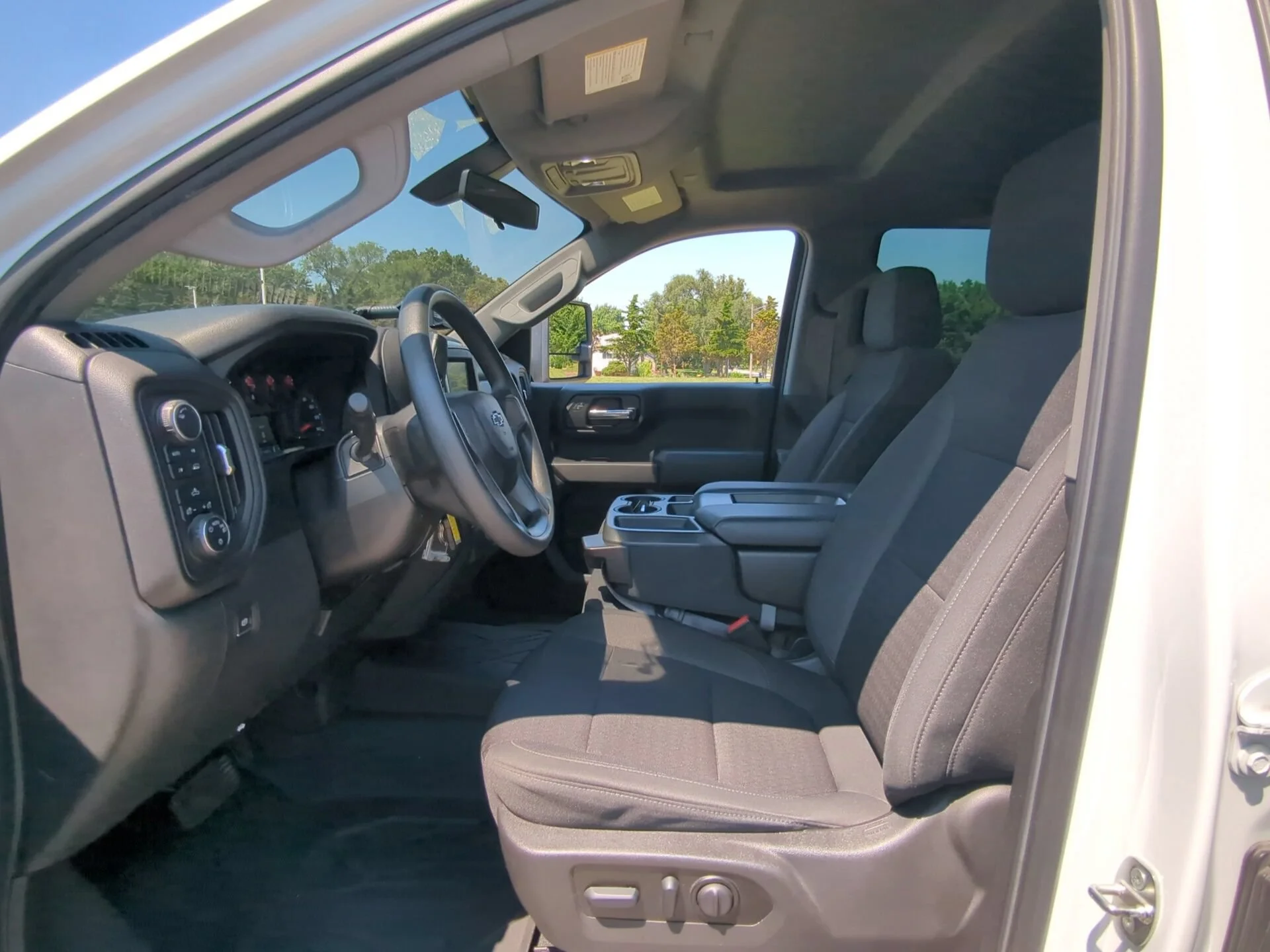 Used 2022 Summit White Chevrolet Custom image 15