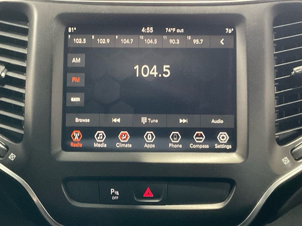 Used 2019 White Jeep Trailhawk image 20