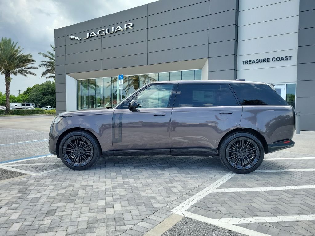 New 2026 Charente Grey Land Rover SE image 2