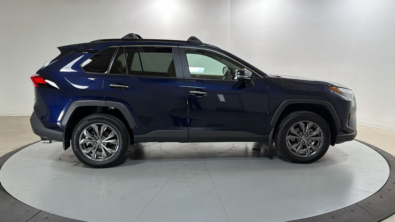Certified Used 2025  Toyota Limited image 6