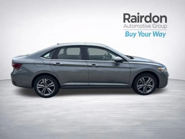 Used 2024 Platinum Gray Metallic Volkswagen SE image 8