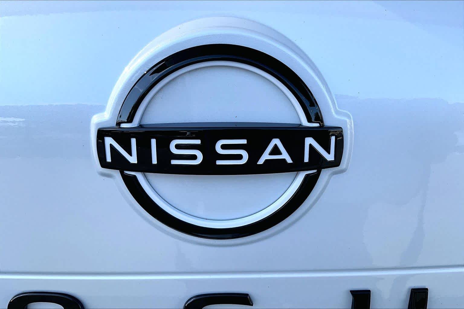 New 2026 Everest White Pearl Tricoat Nissan Dark Armor image 15