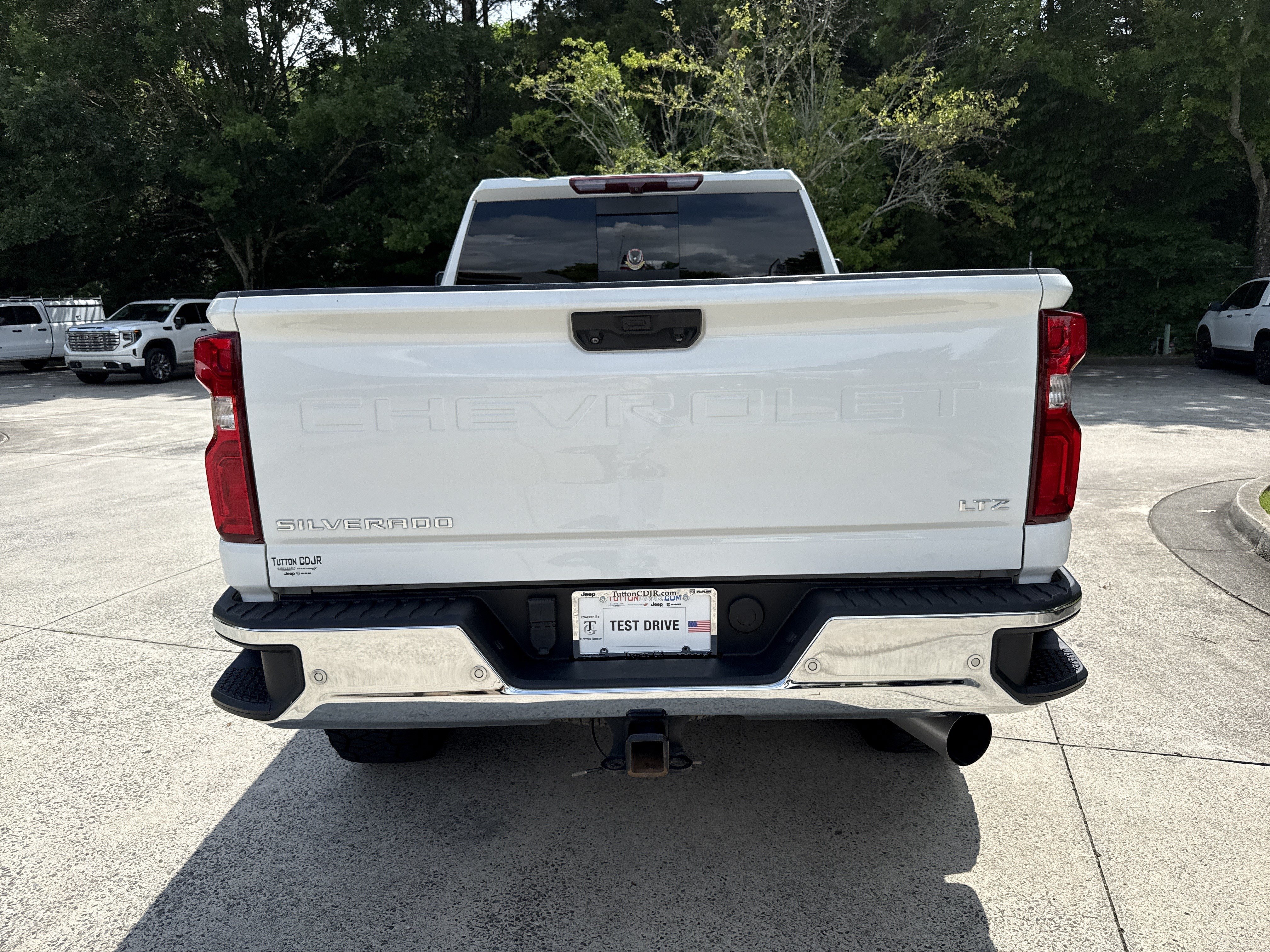 Used 2022 Summit White Chevrolet LTZ image 6
