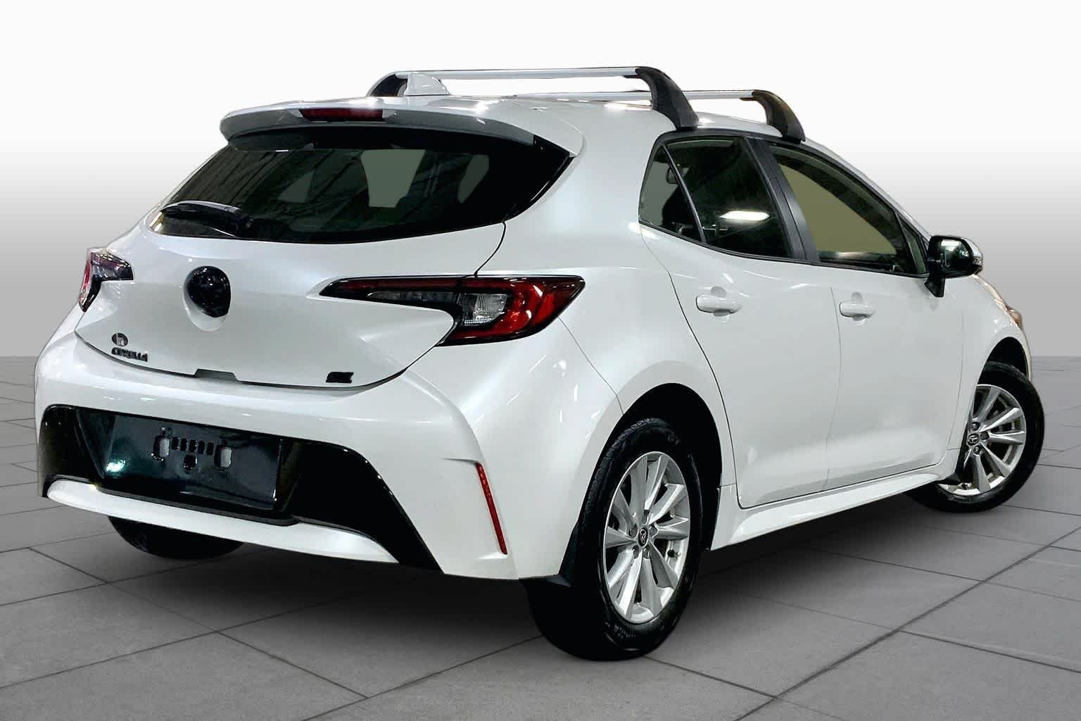 Used 2024 Wind Chill Pearl Toyota SE image 13