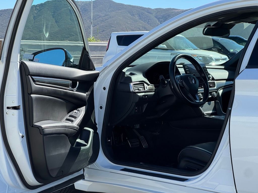 Used 2022 Platinum White Pearl Honda Sport image 6