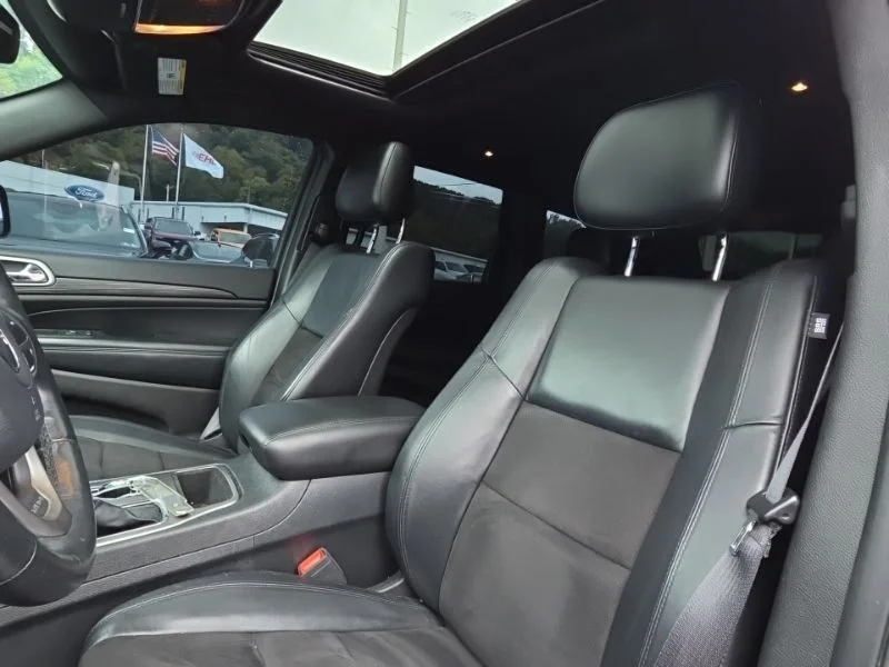 Used 2019 Black Jeep Altitude image 10