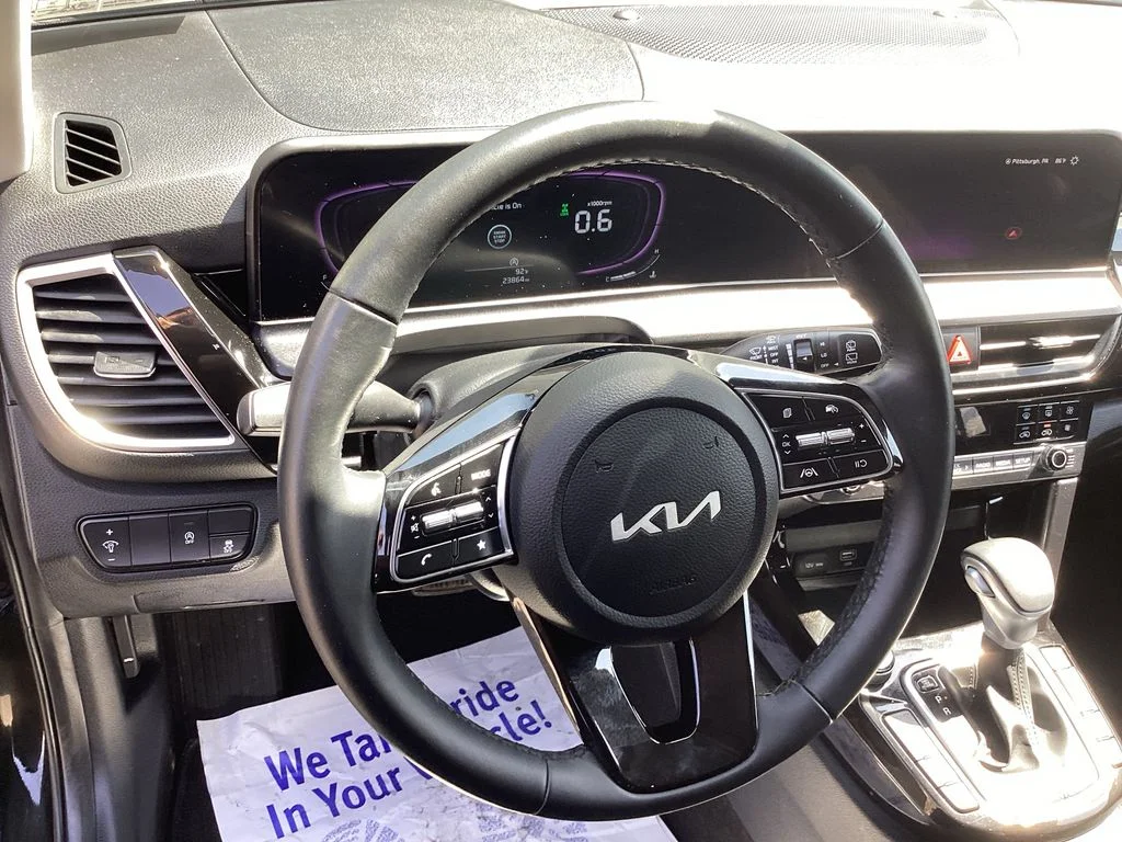 Used 2025 Black Kia S image 15