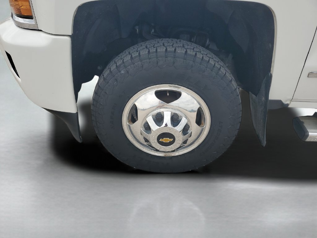 Used 2019 SUMMIT WHITE Chevrolet High Country image 28
