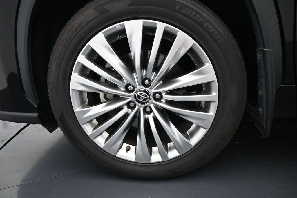 Used 2023 Black Toyota Platinum image 14