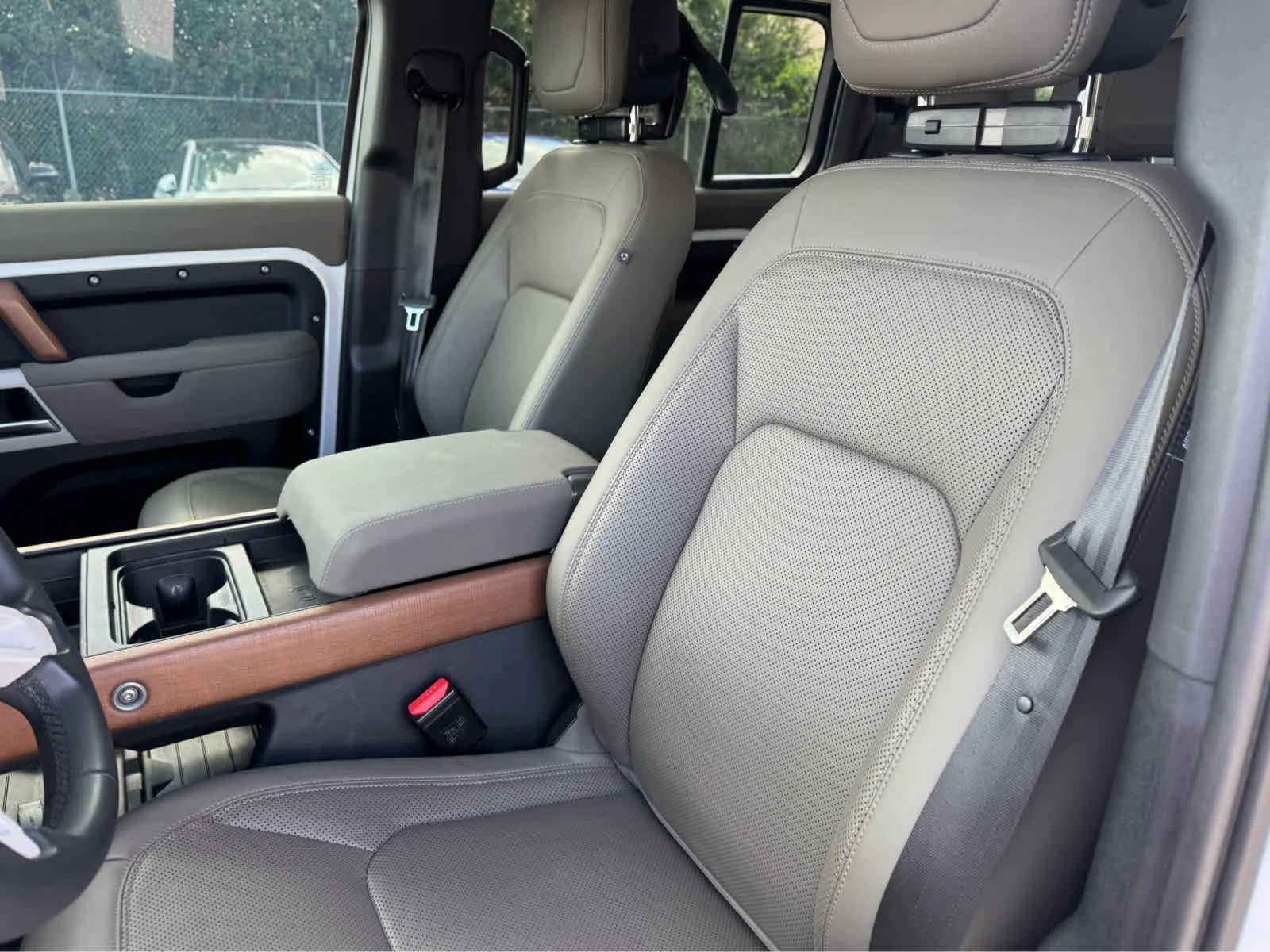 Used 2023 WHT Land Rover S image 10
