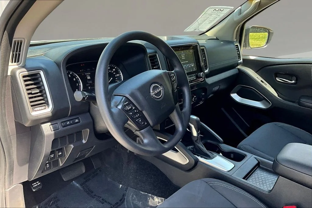 Used 2023 Glacier White Nissan SV image 16