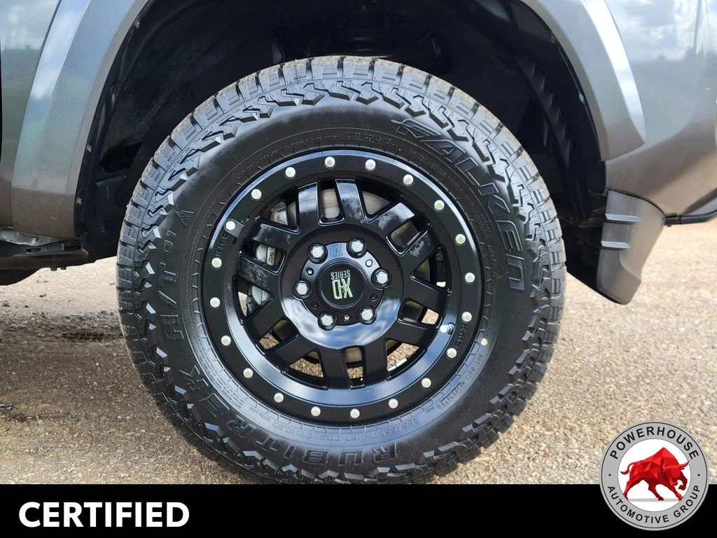 Used 2018 Gray Toyota SR5 image 12