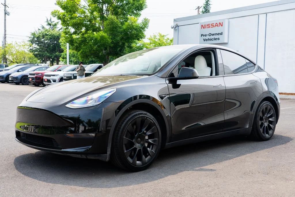 Used 2023 Black Tesla Long Range image 3