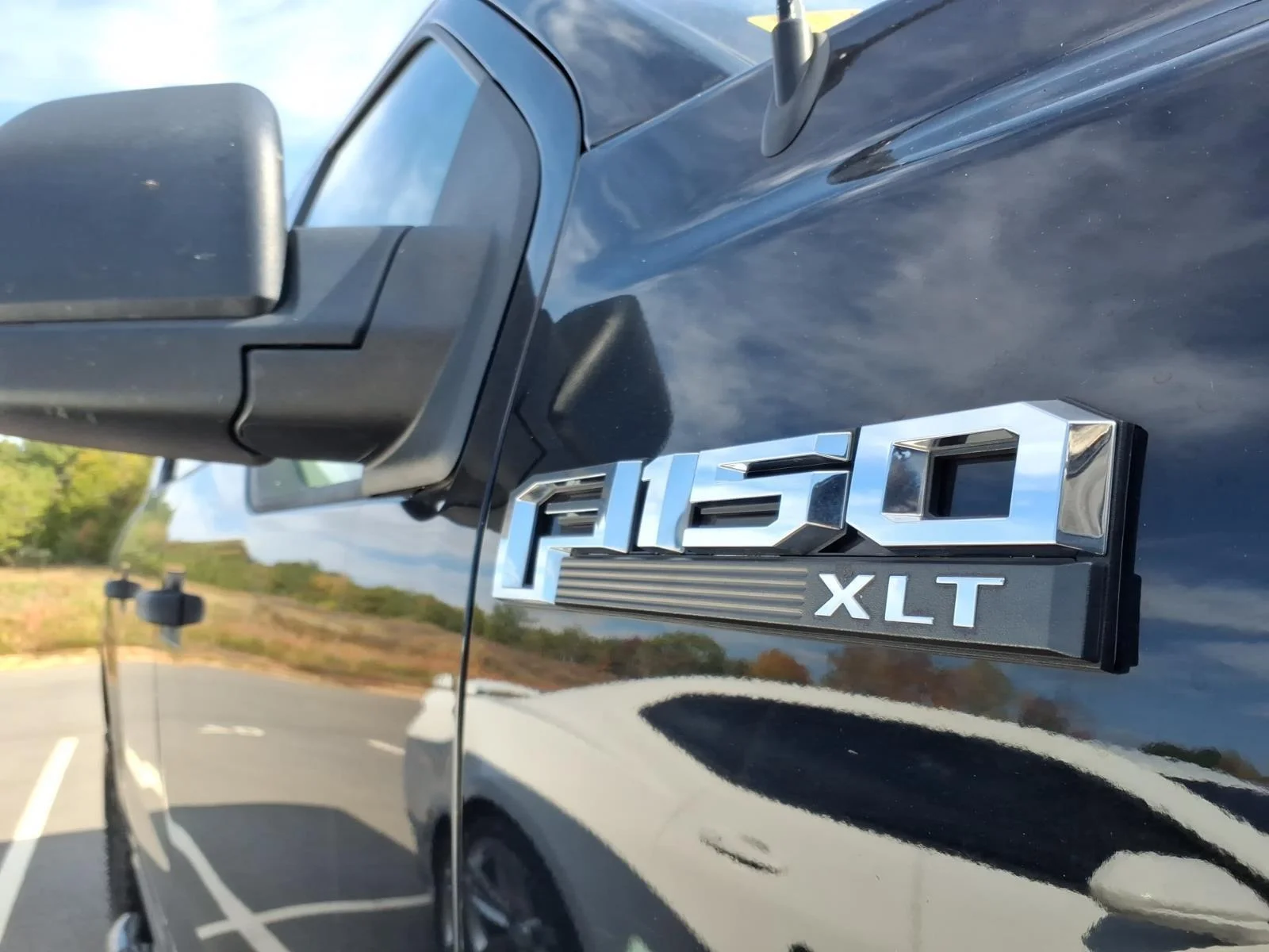 Used 2018  FORD  image 10