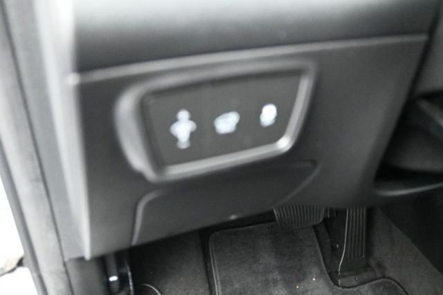 Used 2023 White Hyundai SEL image 13