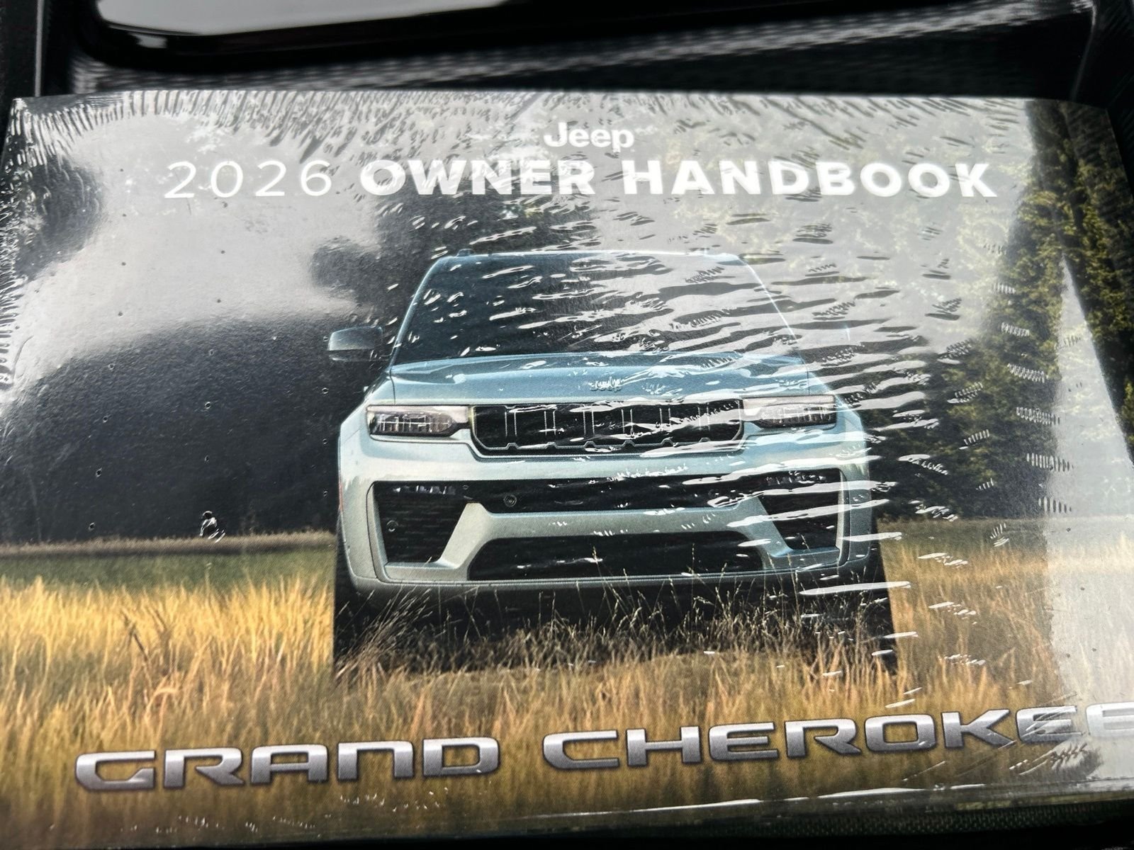New 2026 Diamond Black Crystal Pearlcoat Jeep  image 35