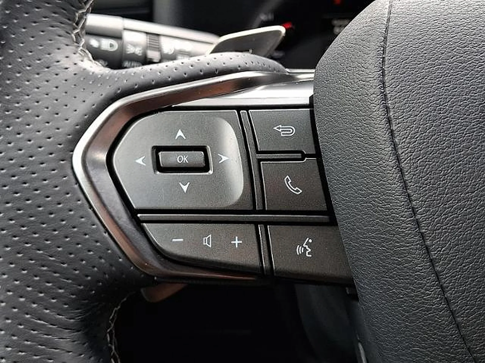 Used 2024 Ultra White Lexus LX 600 F SPORT image 14