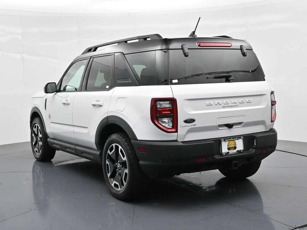 Used 2022 Oxford White Ford Outer Banks 4x4 image 8
