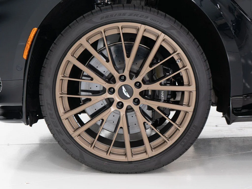 New 2026 Q Oberon Black Aston Martin 707 image 42