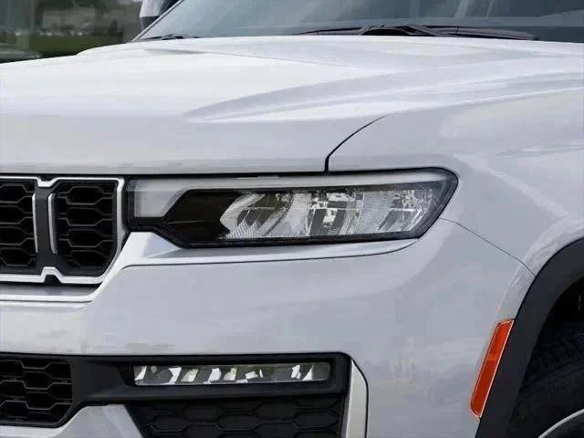 New 2026 Bright White Clear-Coat Exterior Paint Jeep Limited image 36