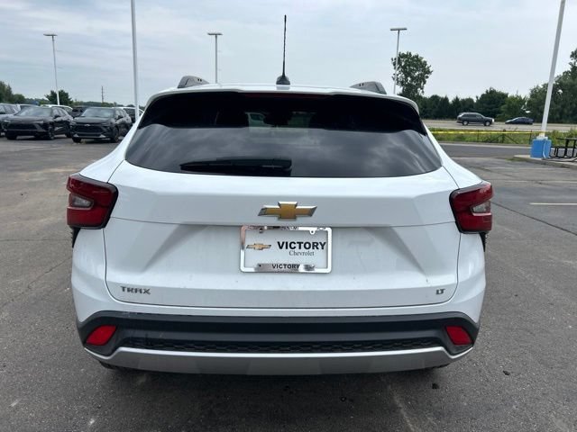 Used 2025 Summit White Chevrolet LT image 6