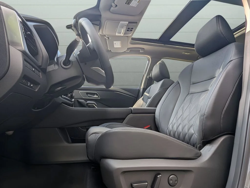 New 2026 Gray Nissan Platinum image 11