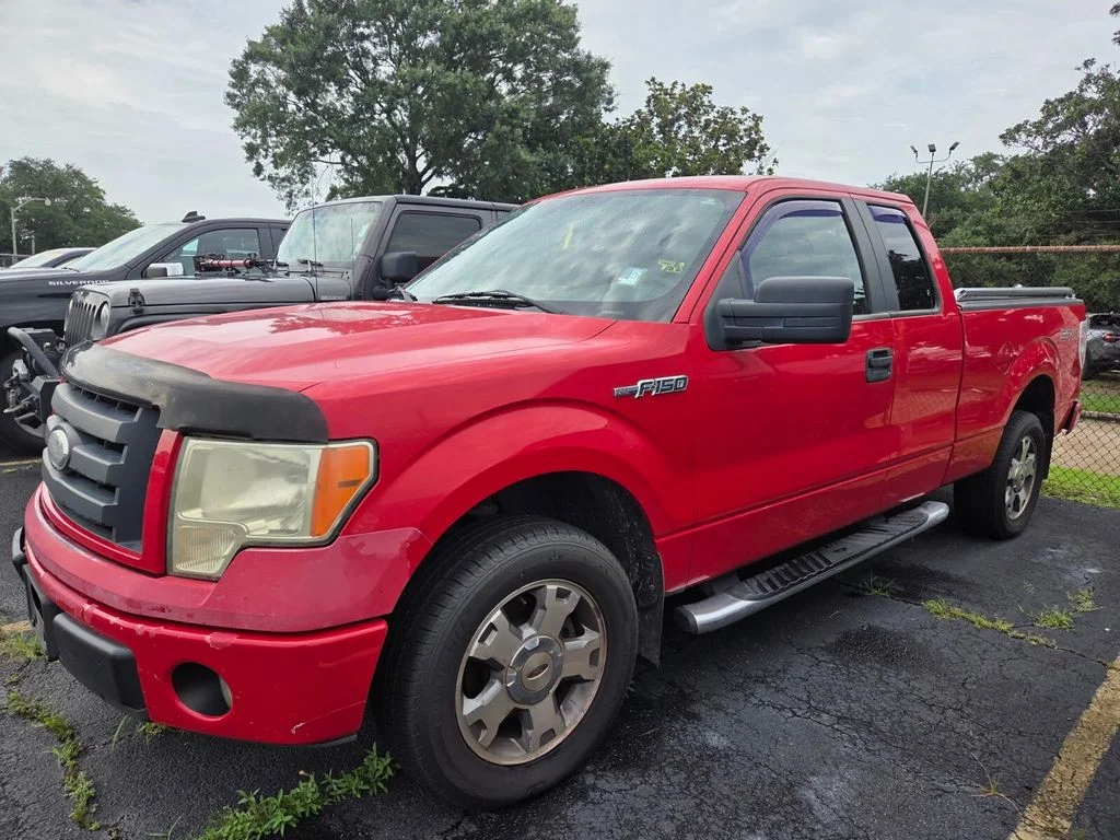 Used 2009 Red Ford  image 5