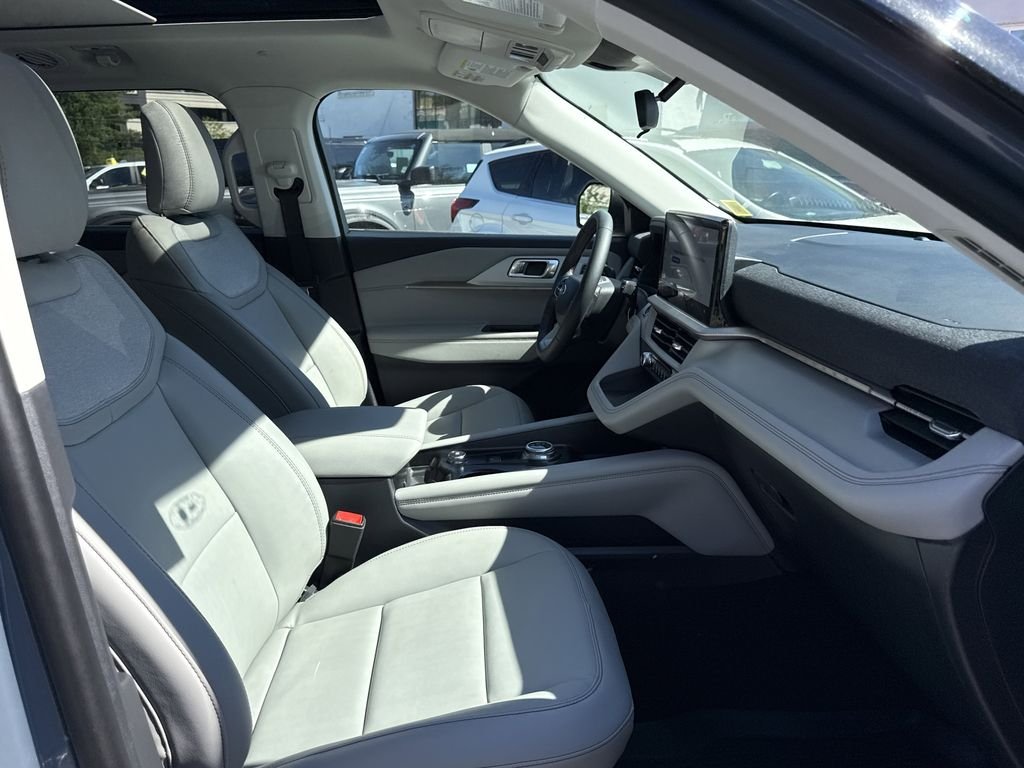 New 2026 Vapor Blue Metallic Ford Active image 30