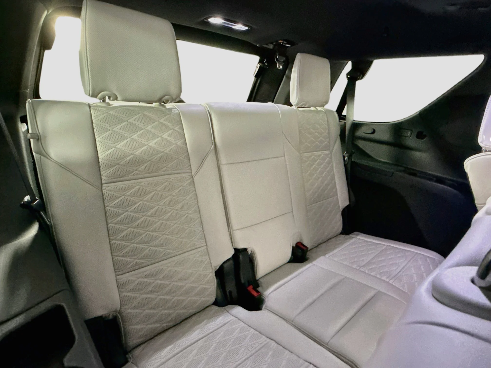 Used 2026 Vibrant White Tricoat Cadillac V-Series image 32
