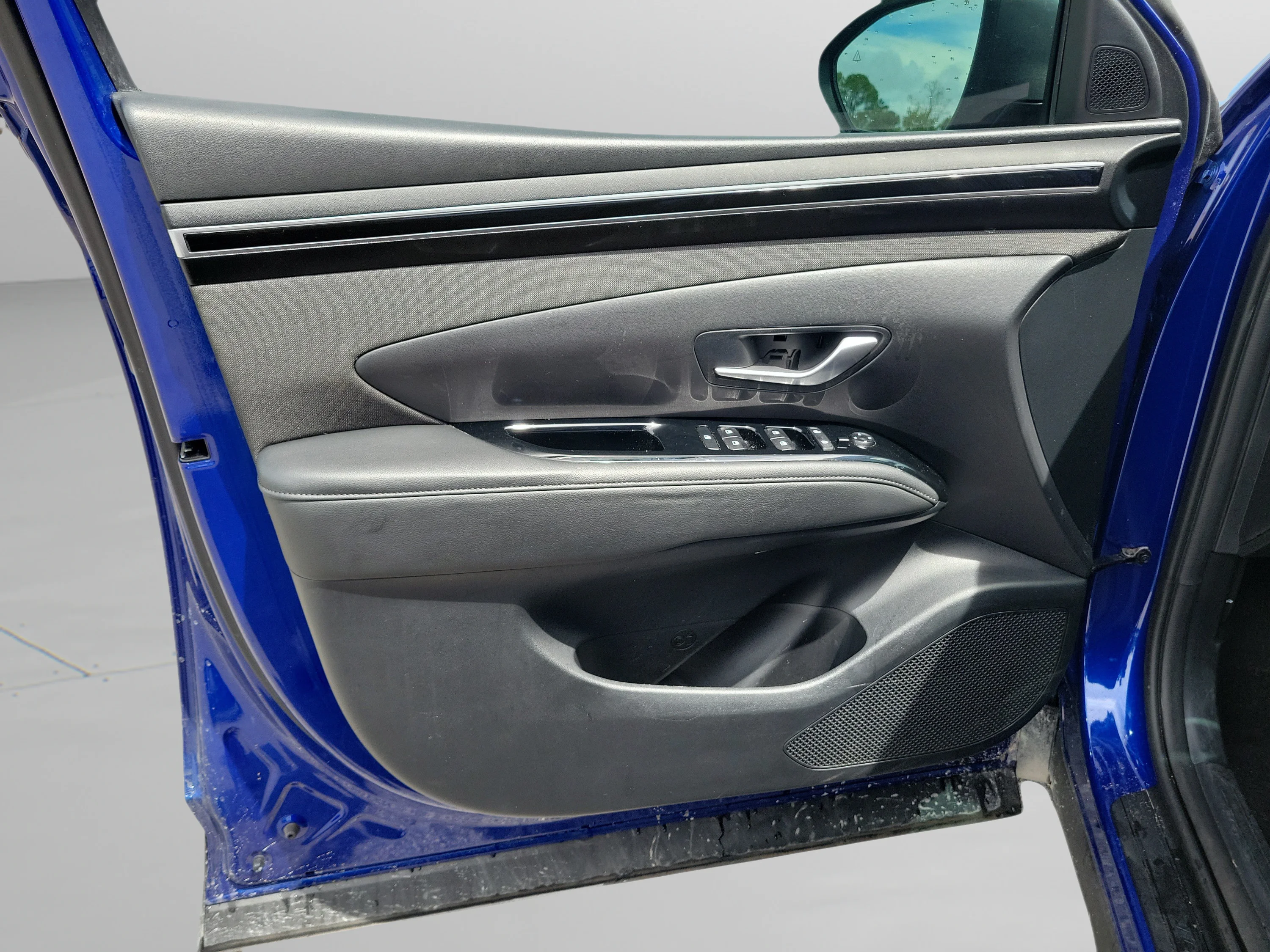 Used 2022 Intense Blue Hyundai SEL image 19