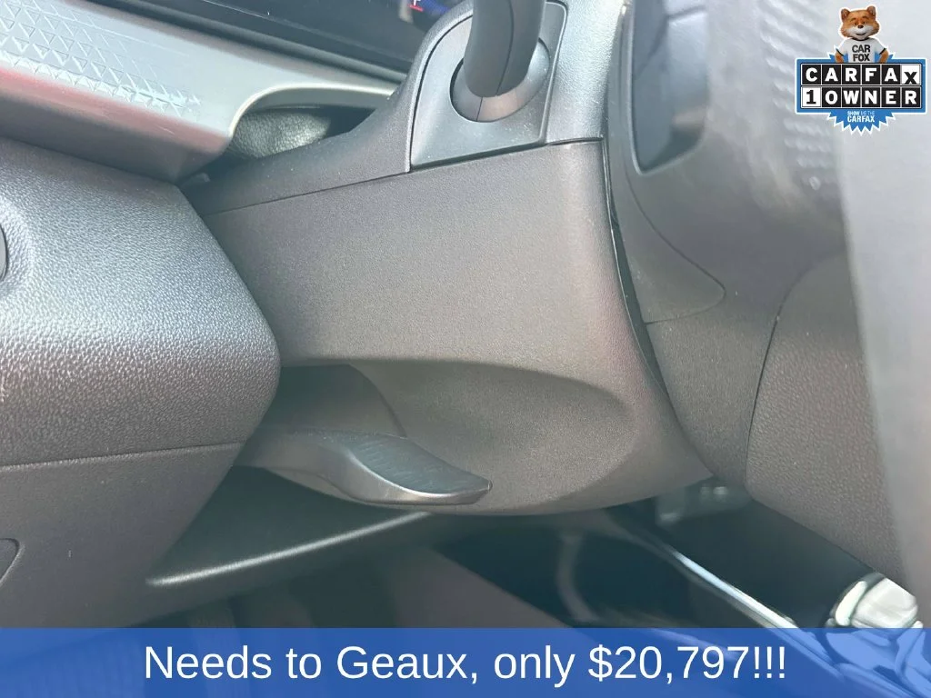 Used 2025 Gray Chevrolet LT image 39