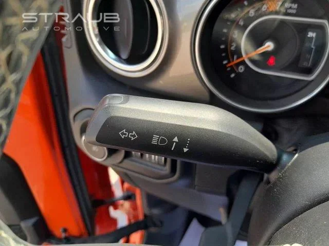 Used 2018 Punkn Metallic Clearcoat Jeep Sahara image 16