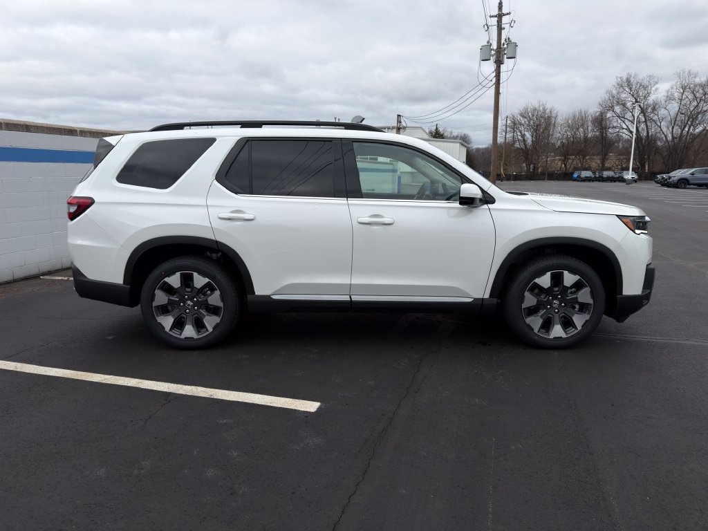 New 2026 Platinum White Pearl Honda Touring image 6
