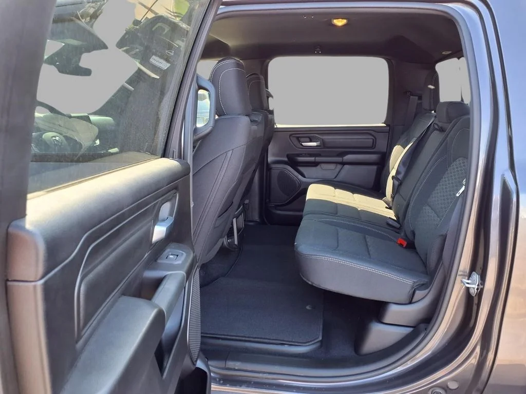 2025 RAM Ram 1500 Pickup Tradesman - Photo 25